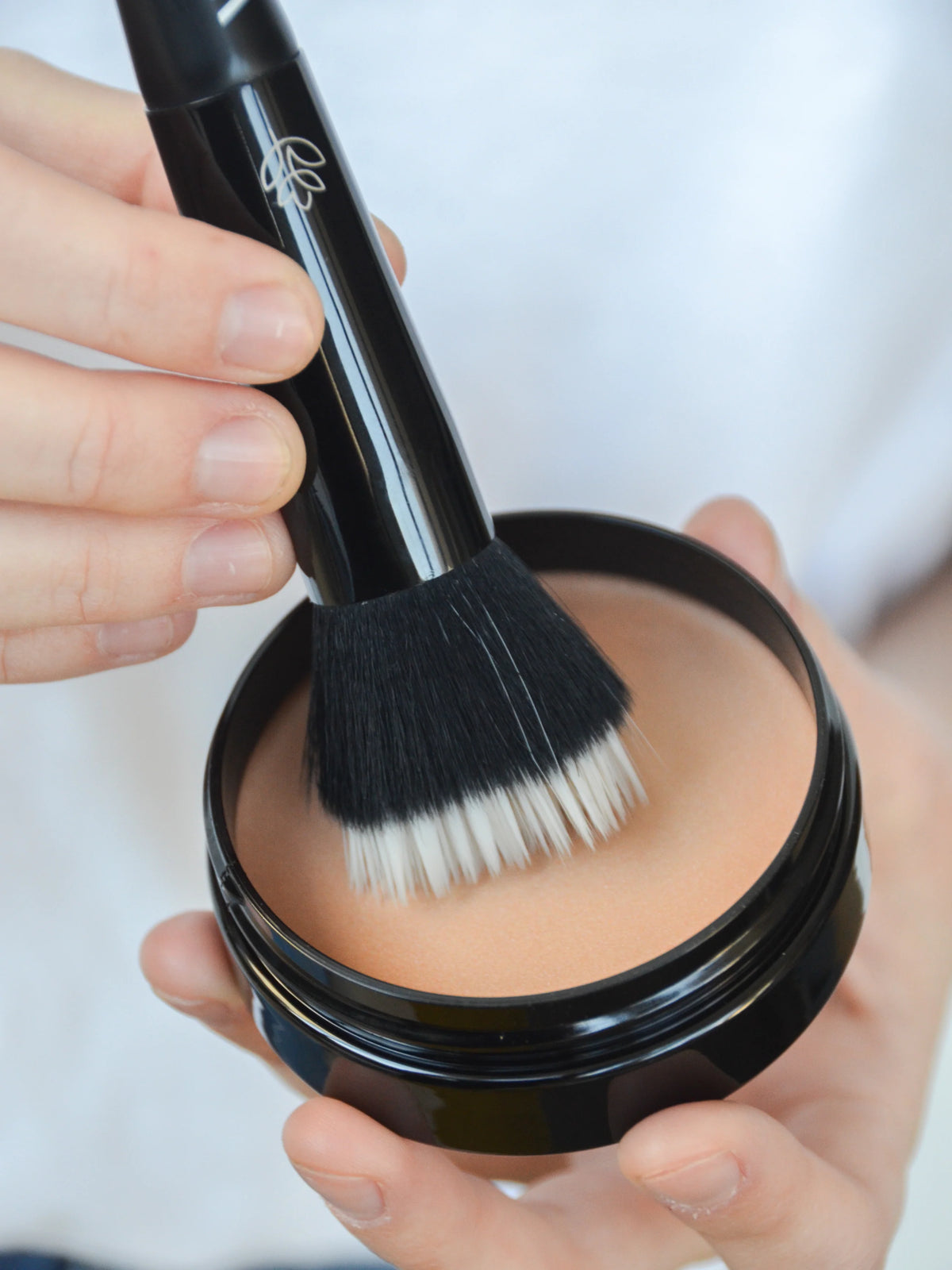 ILUMINADOR DE ROSTRO Y CUERPO "THE BODY GLOW"  Veus